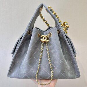 Classic CHANEL Bag: A Stylish and Versatile Choice for Elegance